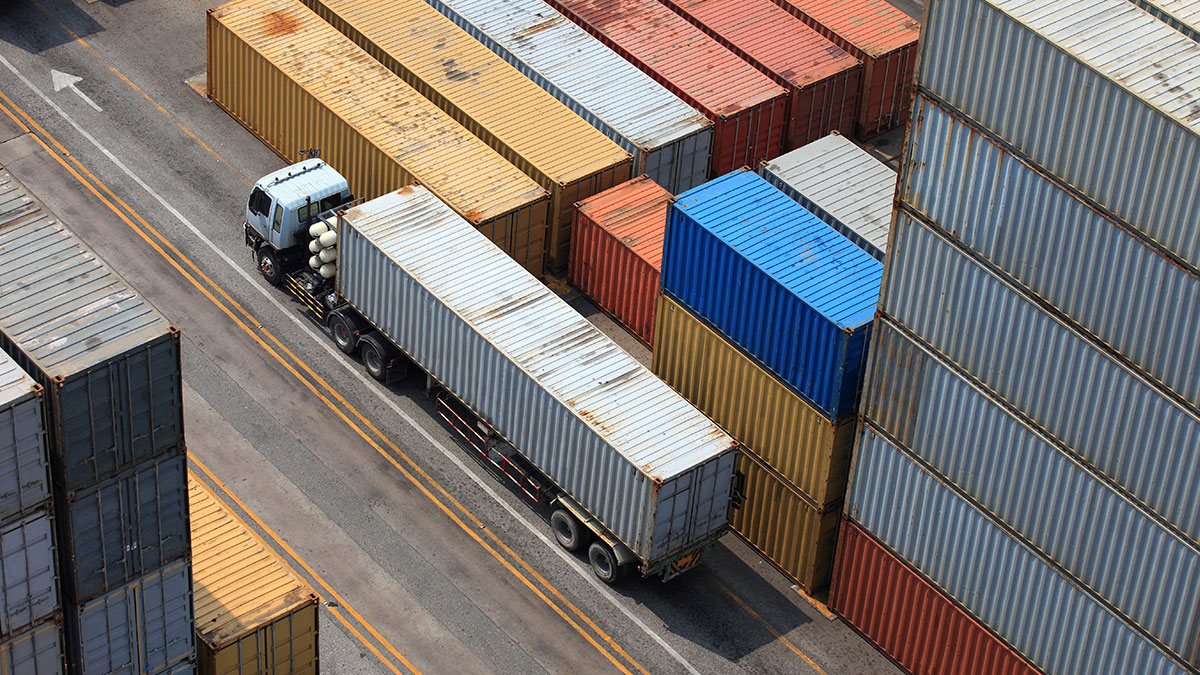 Container yard operations - Devanning Masters